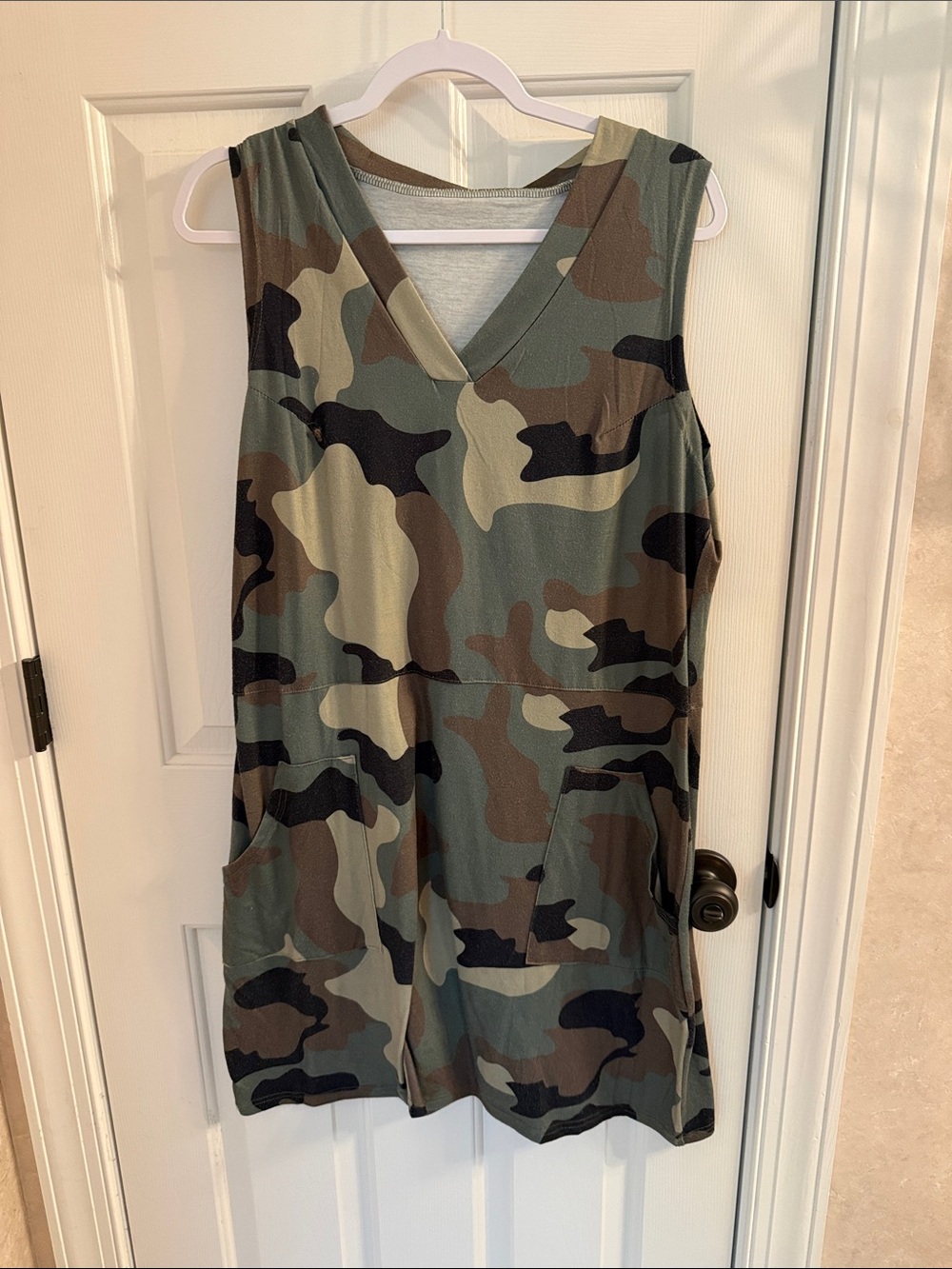 Sleeveless Camouflage V-Neck Tunic with Pockets